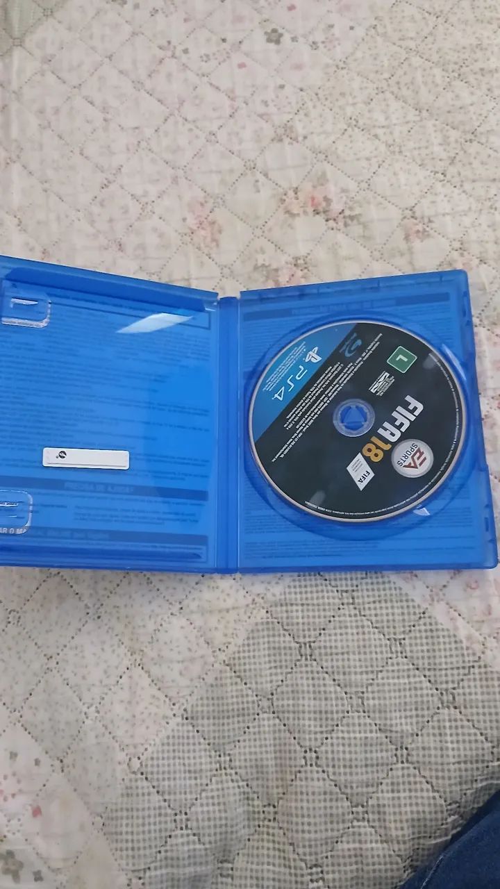 Fifa 18 ps4 - Foto 2