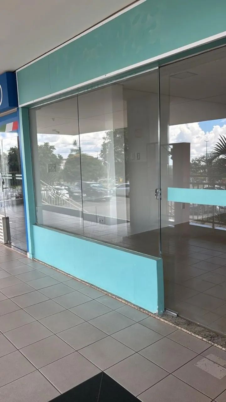 Alugo excelente loja na Quadra 300 do Sudoeste- NAO TRABALHO COM IMOBILIÁRIA