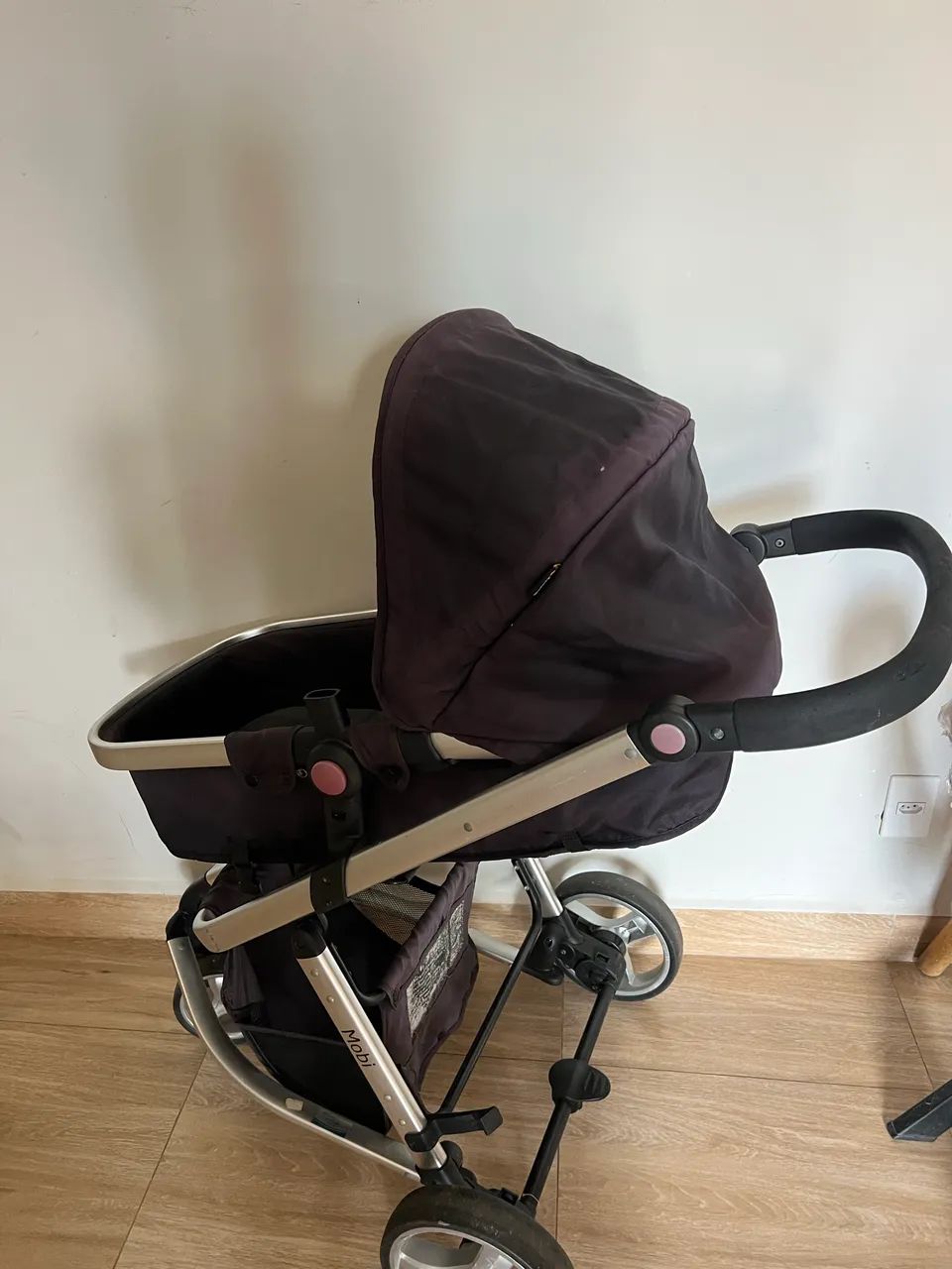 Carrinho de bebê e bebê conforto 