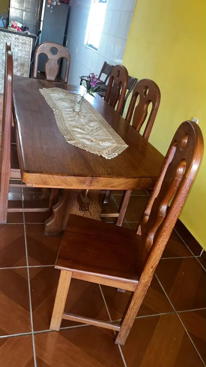 Mesa de madeira com 6 Cadeiras - Foto 2