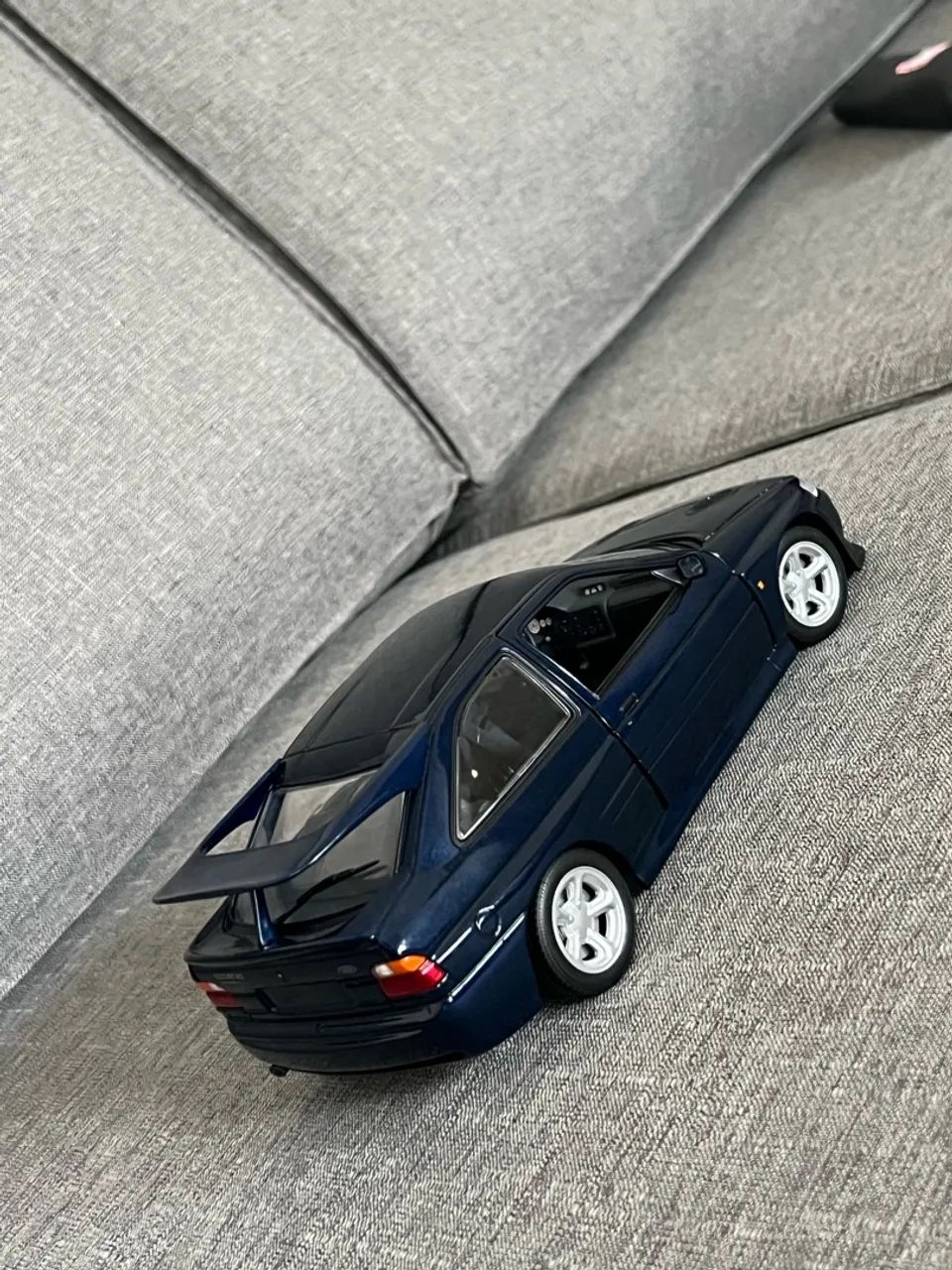 Miniatura Ford Escort Rs 1/18 Ut Models - Foto 3