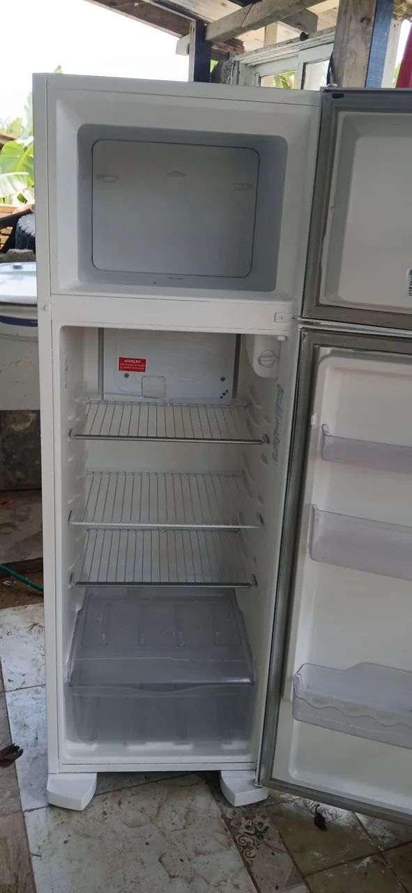 GELADEIRA ELETROLUX 380LITRO FUNCIONA PERFEITAMENTE  - Foto 4