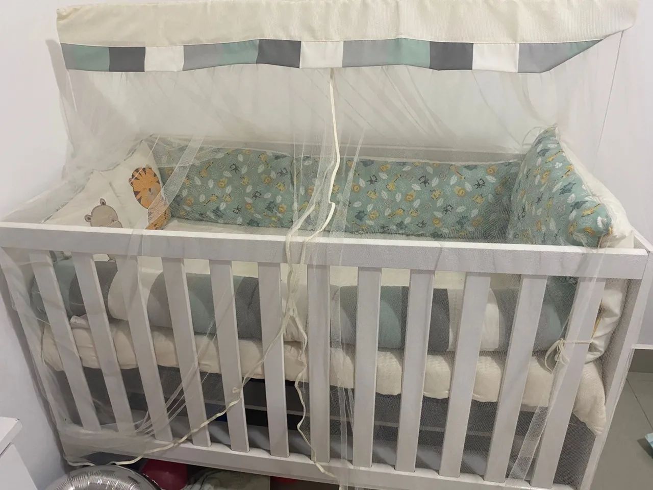 Berço, Kit berço, acessórios Safari e cortina - Foto 2