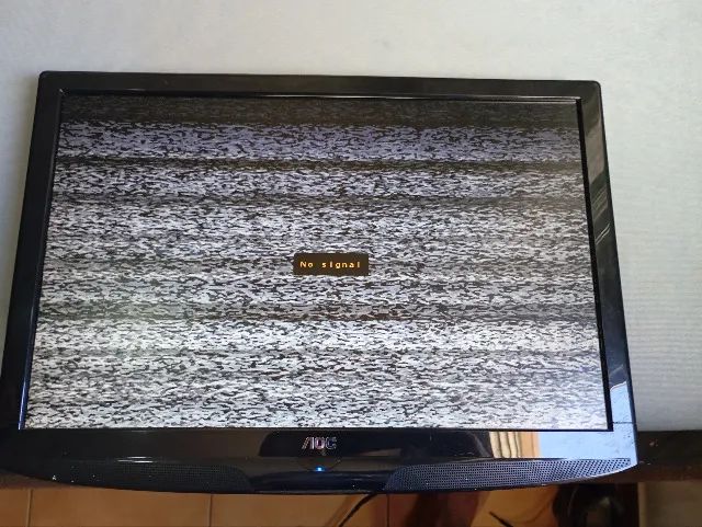 TV 32 AOC
