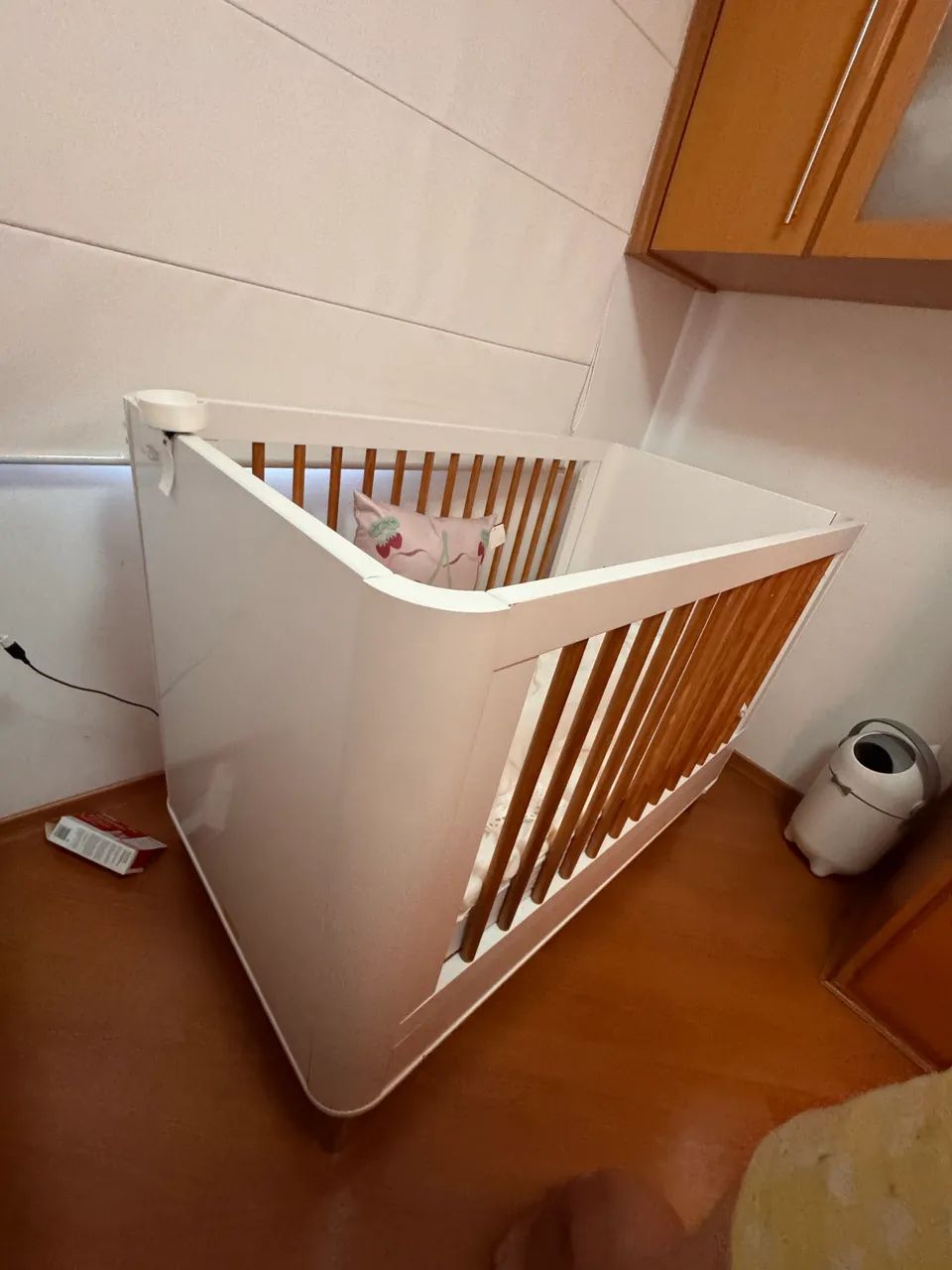 Berço de bebê em MDF COM SUPORTE DE CÂMERA ADAPTADO  - Foto 4