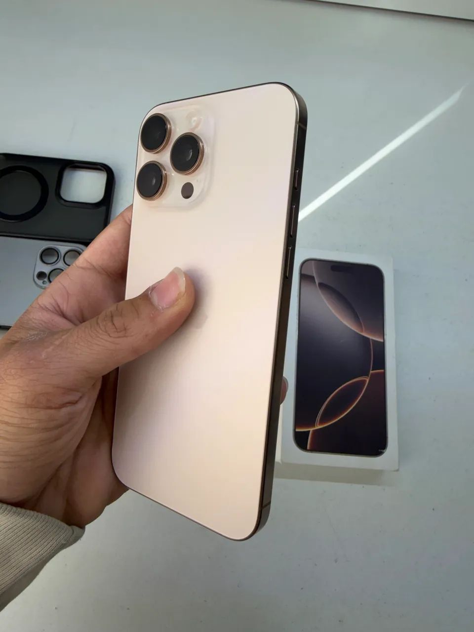 iPhone 16 Pro Max - Foto 2