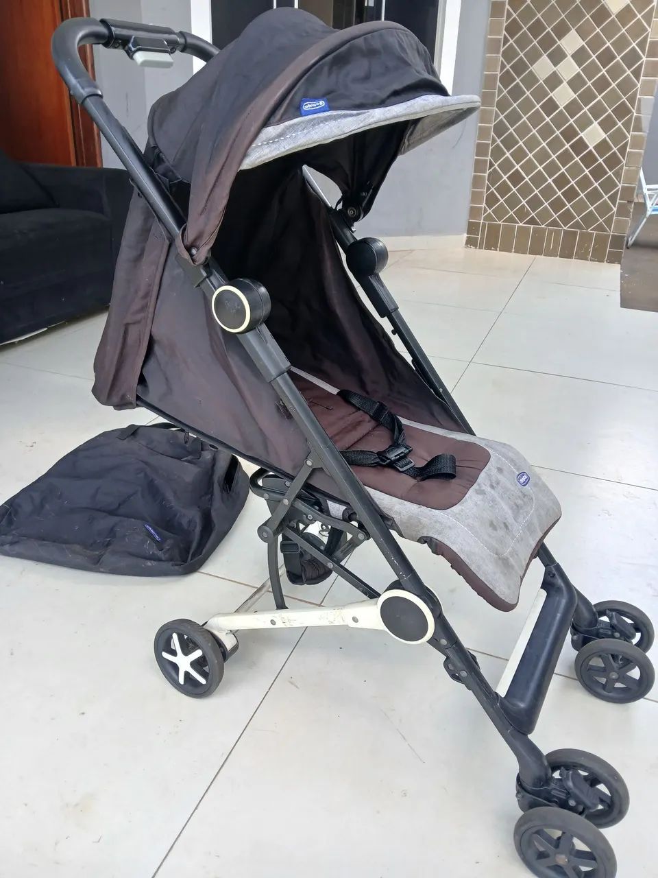 Carrinho de bebê Chicco dobrável