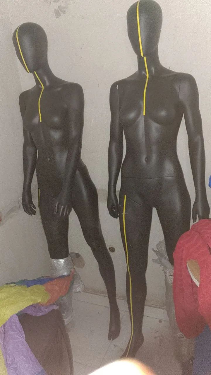 Manequim masculino e feminino 