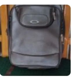 Bolsa Oakley couro - Foto 2