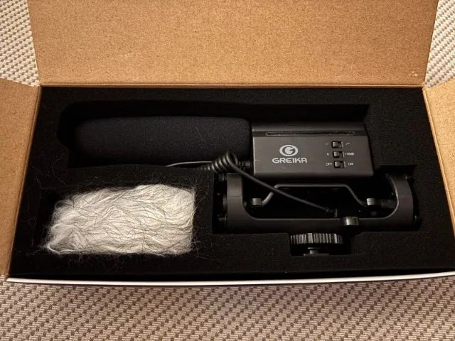 Microfone direcional/shotgun Greika 