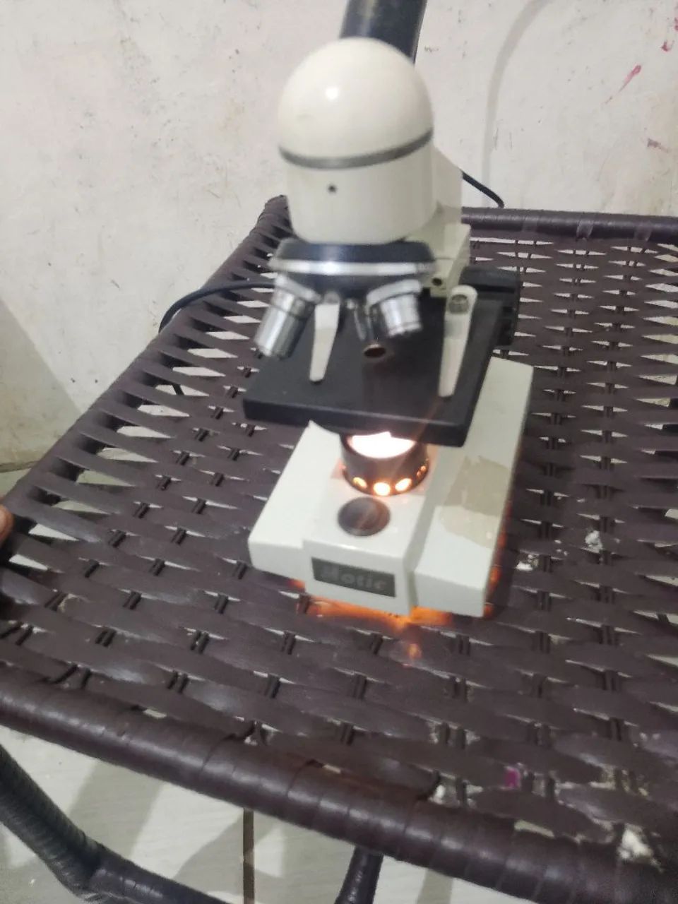 Microscópio pra vender marca motic wf 10x  - Foto 2