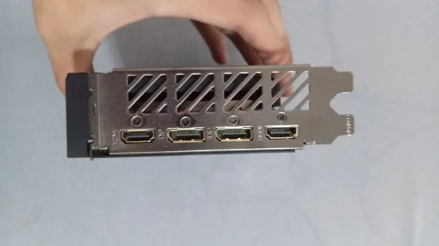 RTX 4060 Ti 16GB  - Foto 5