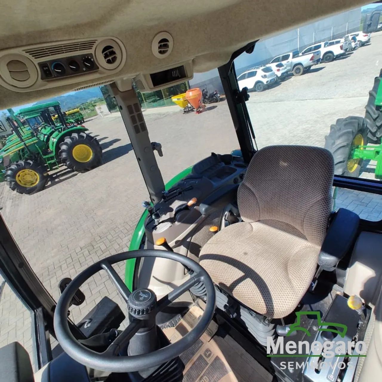 TRATOR JOHN DEERE 5080E - ANO 2025 - Foto 6