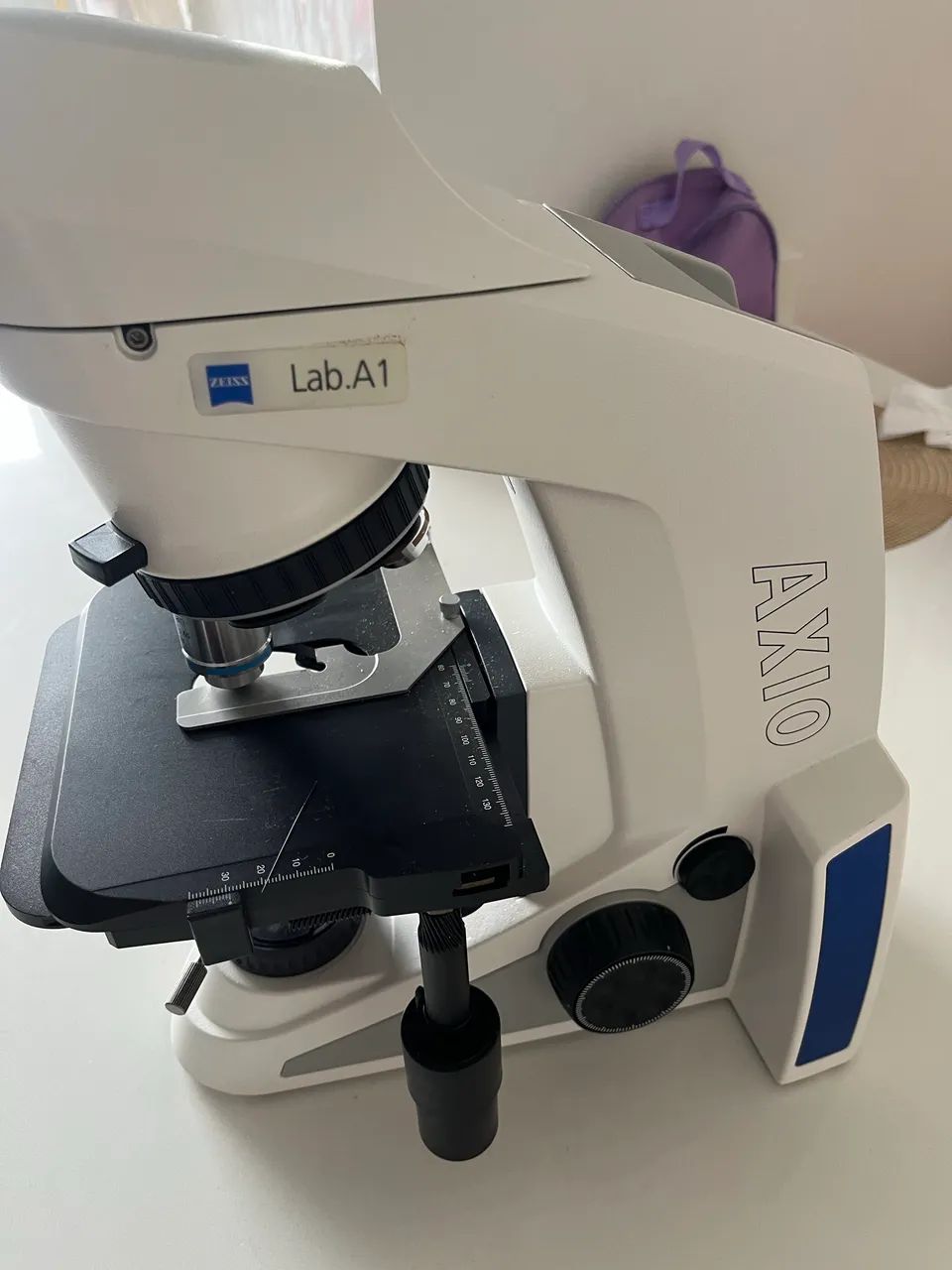 Microscópio Carl Zeiss