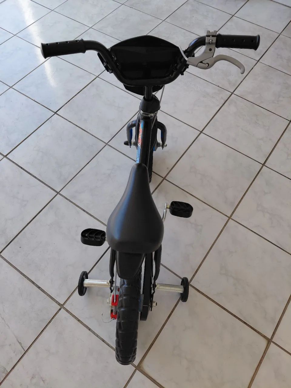 Bicicleta  infantil  pequena  - Foto 4