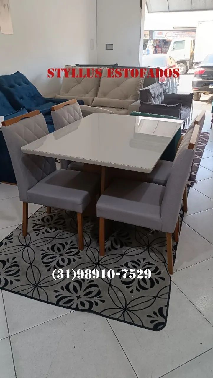 Mesa de jantar com 4 cadeiras 