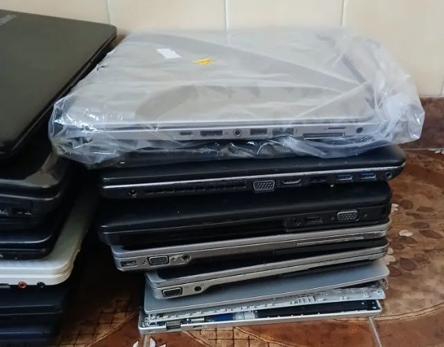Lote de 30 Notebook e Carcaças pra Peças - Foto 5