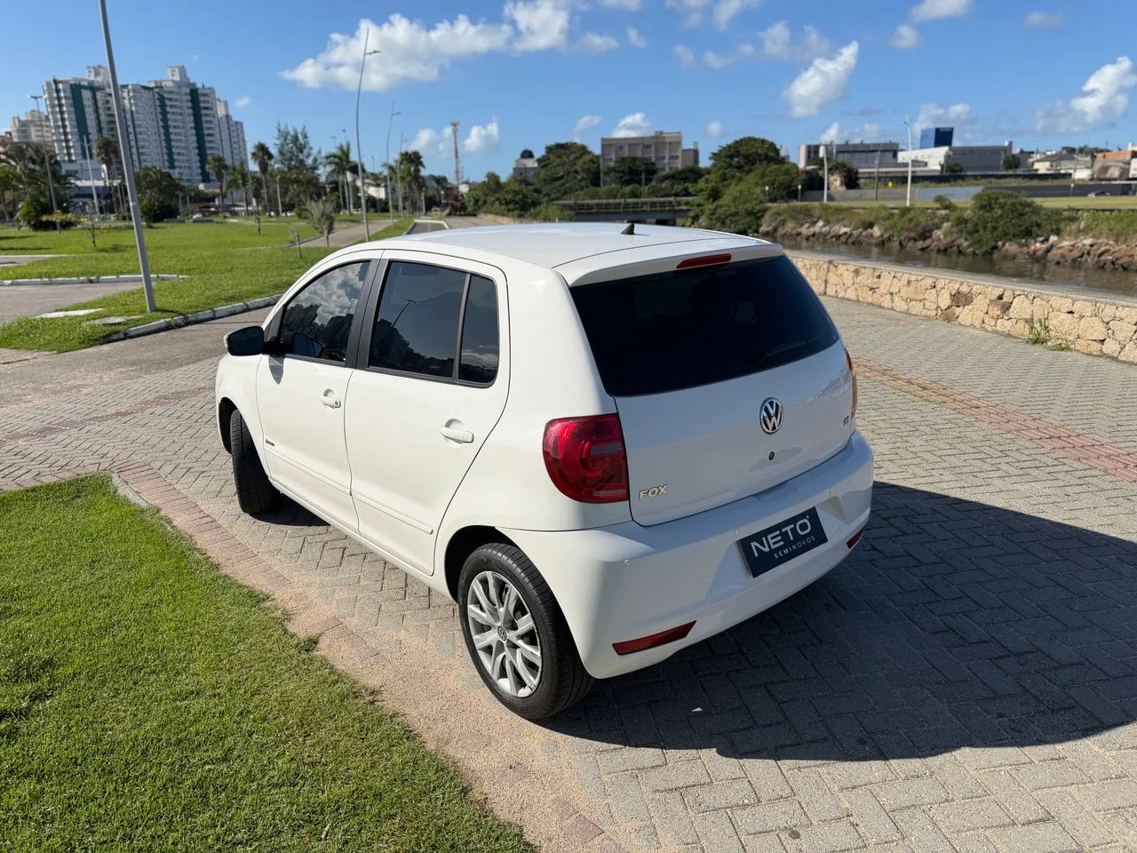 Volkswagen Fox 1.6 MI Total Flex 8V 5P 2013 - Foto 4