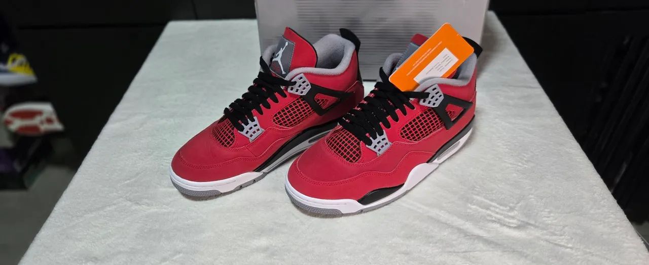 Jordan 4 toro bravo  - Foto 2