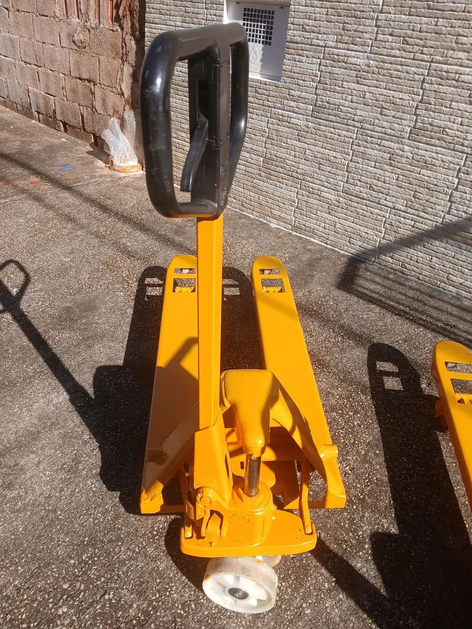 PALETEIRA MANUAL PALETRANS TM 2500 RODA DUPLA reformada - Foto 3