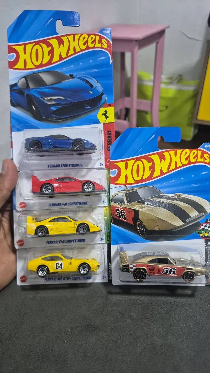 4 Ferrari e Dodge brinde