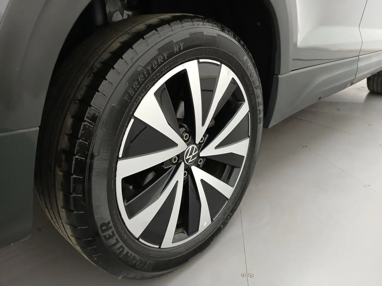 Volkswagen Taos Highline 1.4 250 TSI Flex Aut., foto 14 de 18