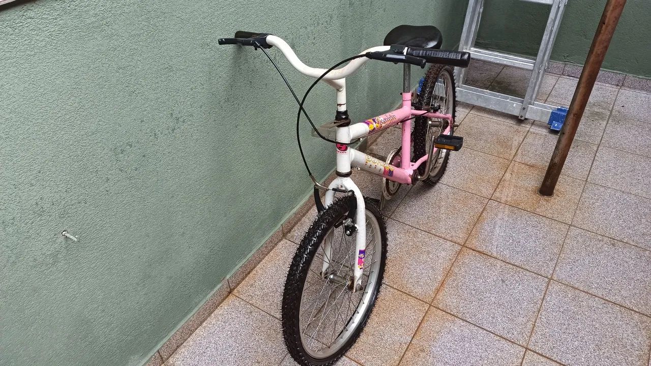 Bicicleta infantil semi nova  - Foto 2