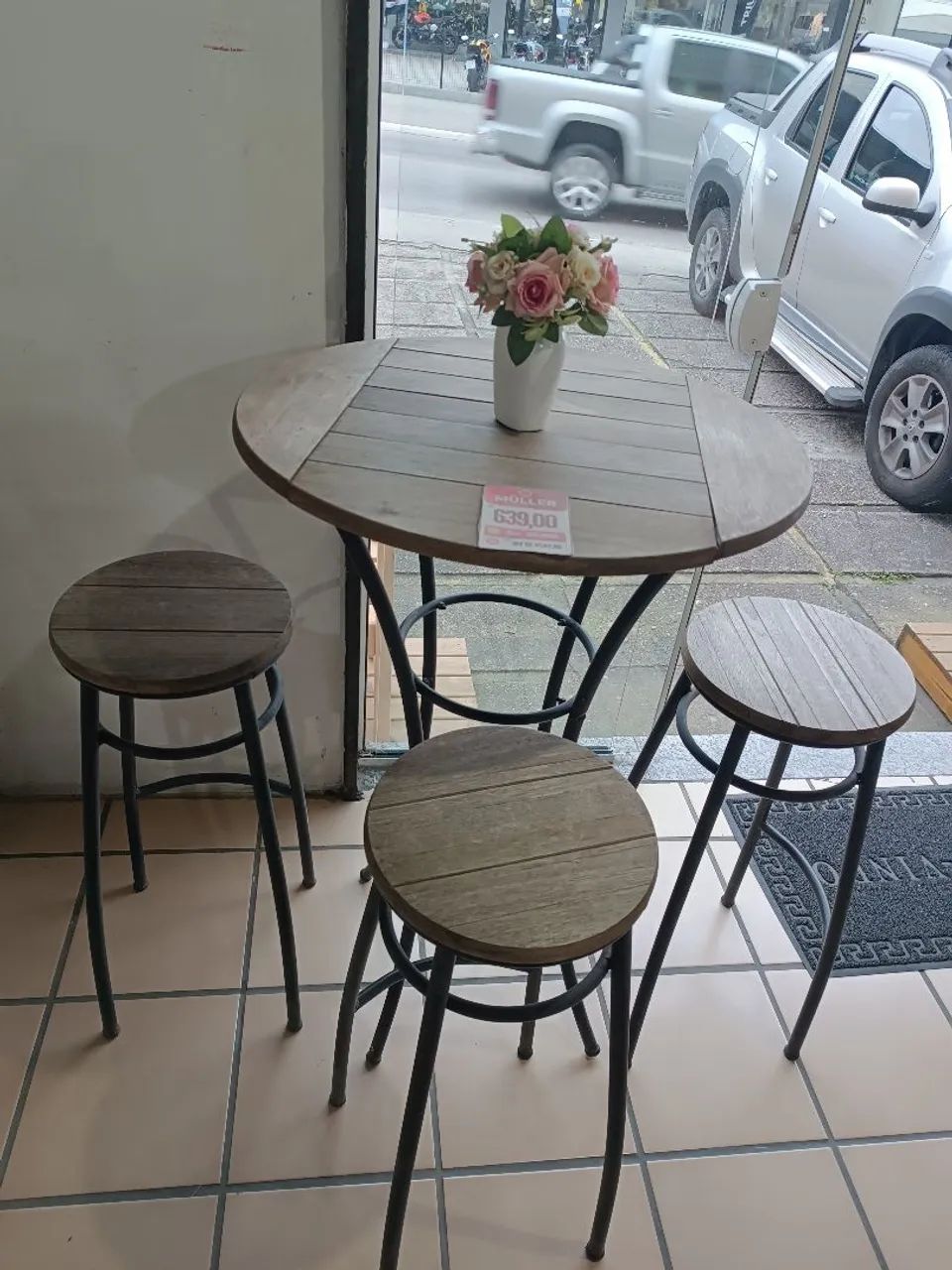 Conjunto Mesa Bistrô com 3 banquetas 