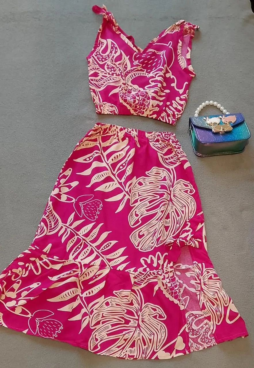 Conjunto Croped com saia