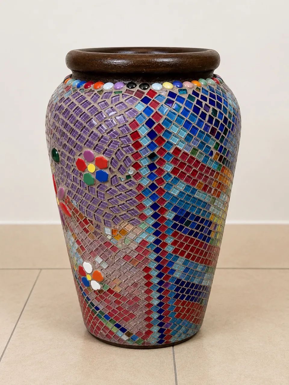 Vaso de barro com mosaico  - Foto 2