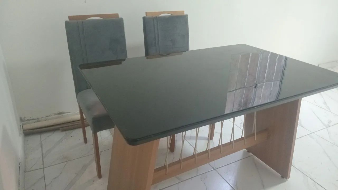 Vendo Mesa nova com Cadeiras  - Foto 2