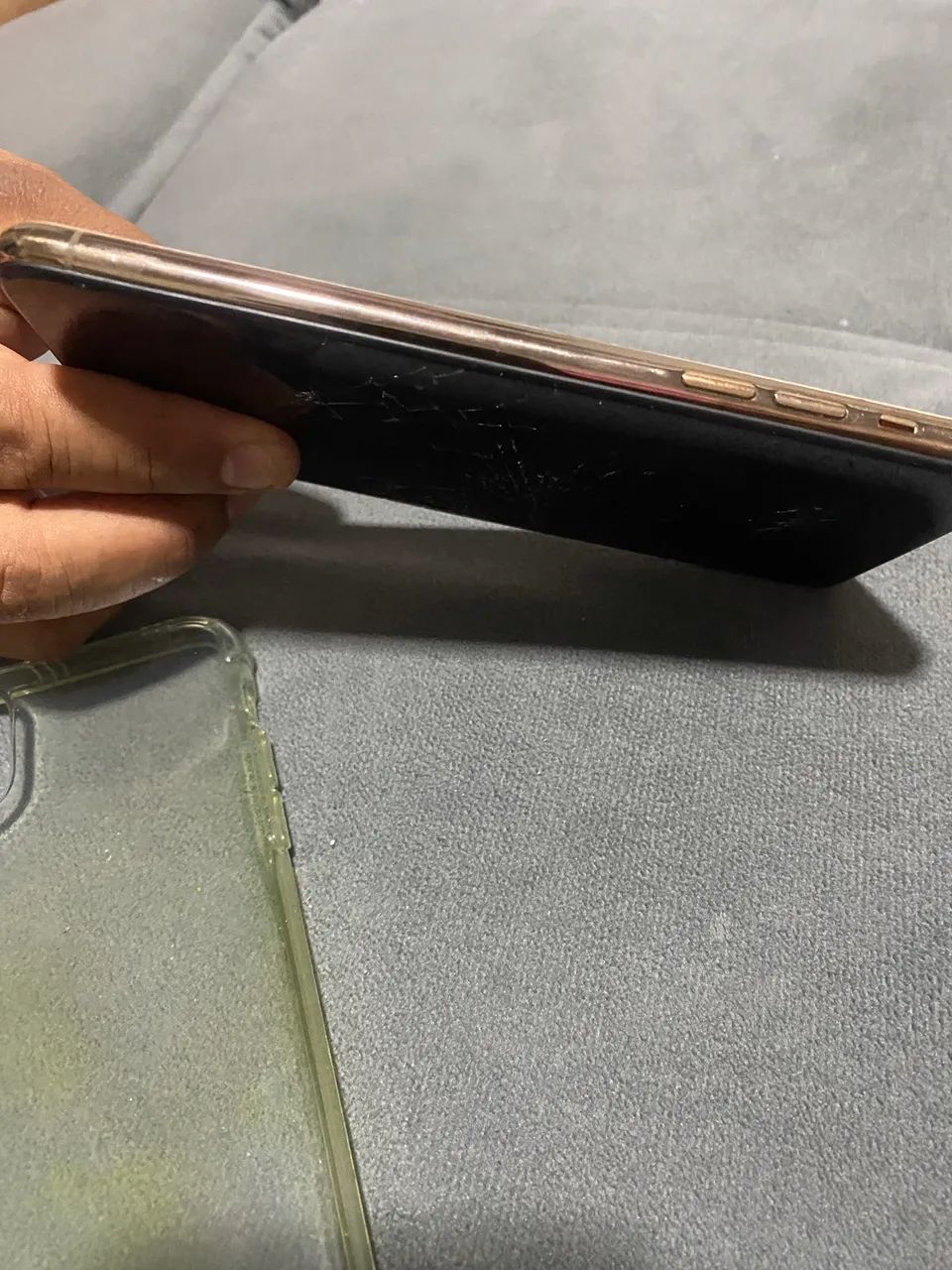 iPhone 11 Pro Max 256 gigas quebrado - Foto 4