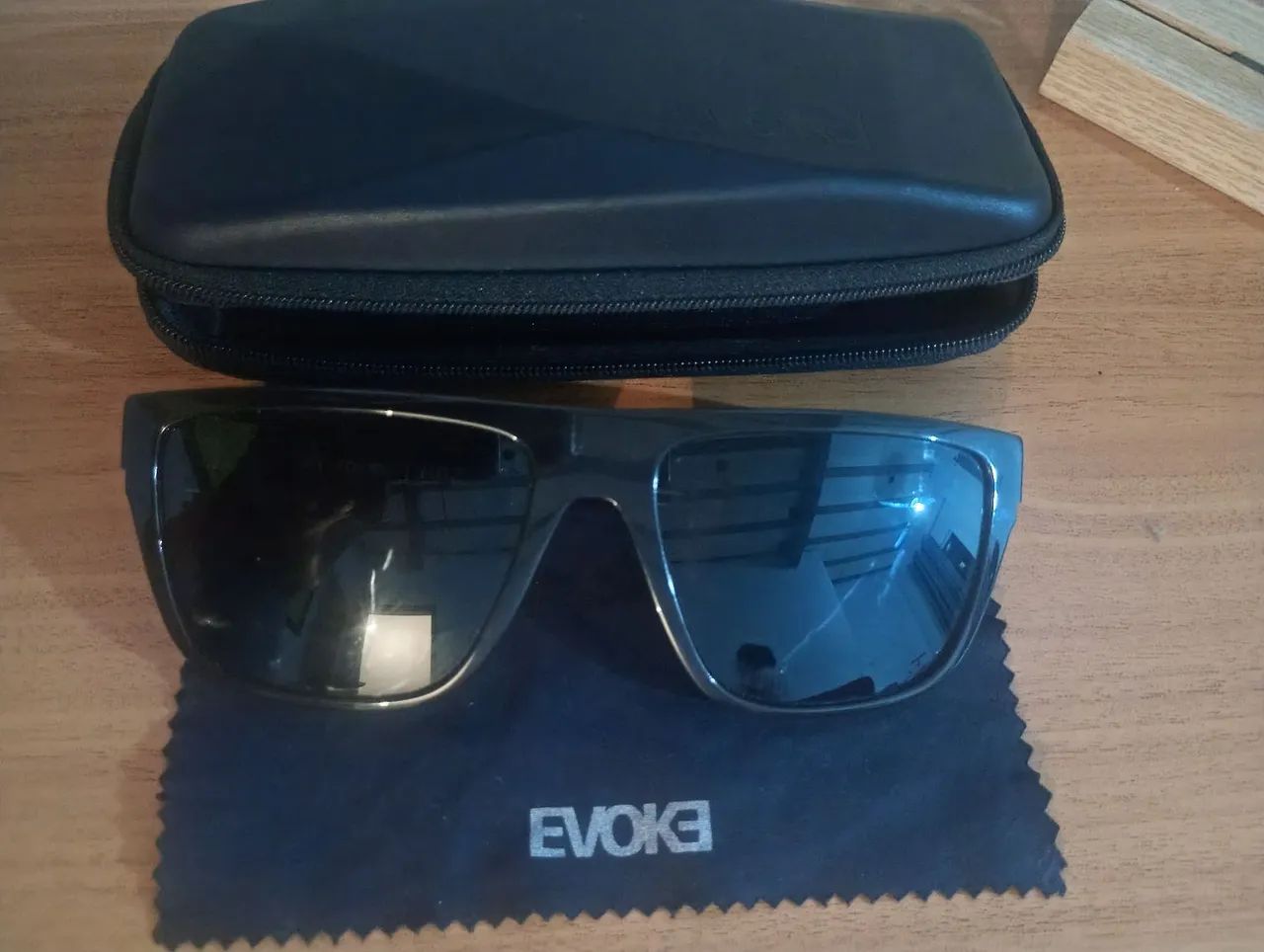 VENDO ÓCULOS SOLAR EVOCK ORIGINAL