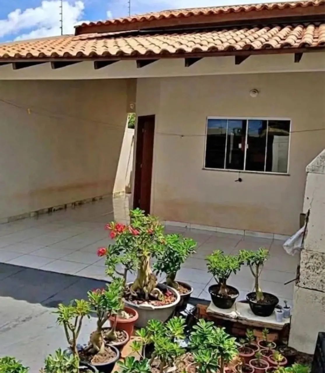 Casa com Quintal, Varanda e Vaga em NOVO MEXICO