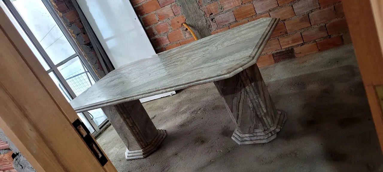 Mesa de mármore 