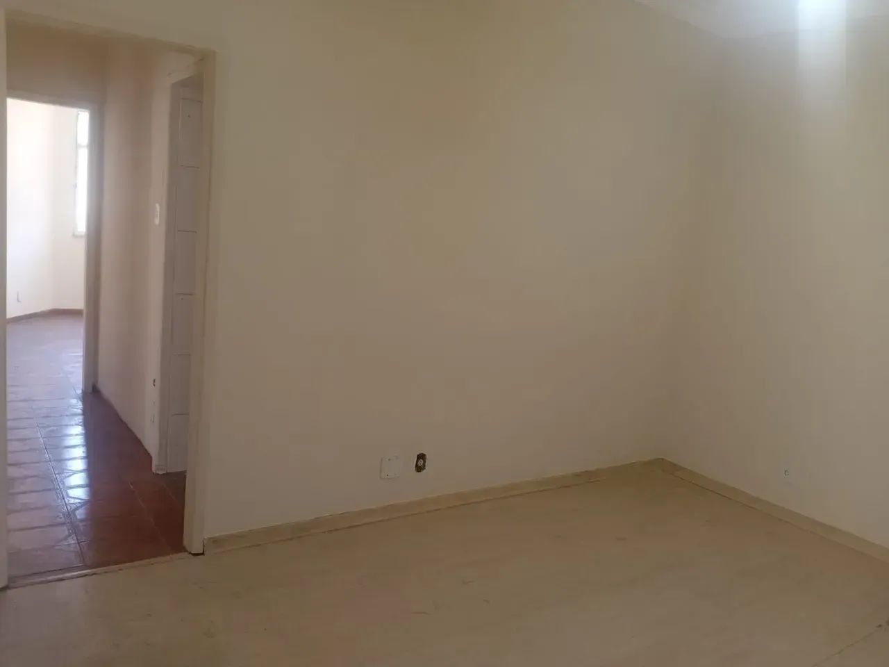 Ótima Localização, 2 quartos, 2 lances de escada - Foto 5