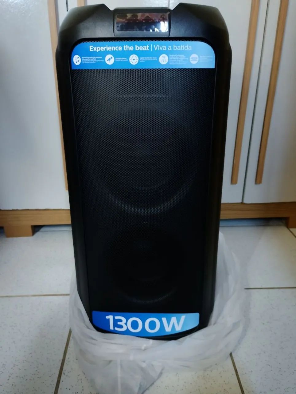 Caixa de som Philips 1300W 