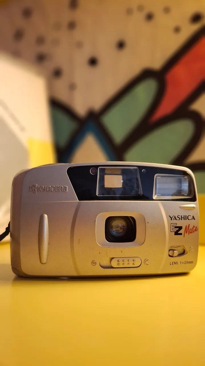 Câmera analógica automática Yashica 