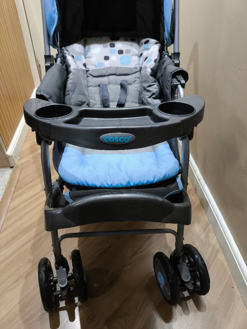 Carrinho de bebê cosco 