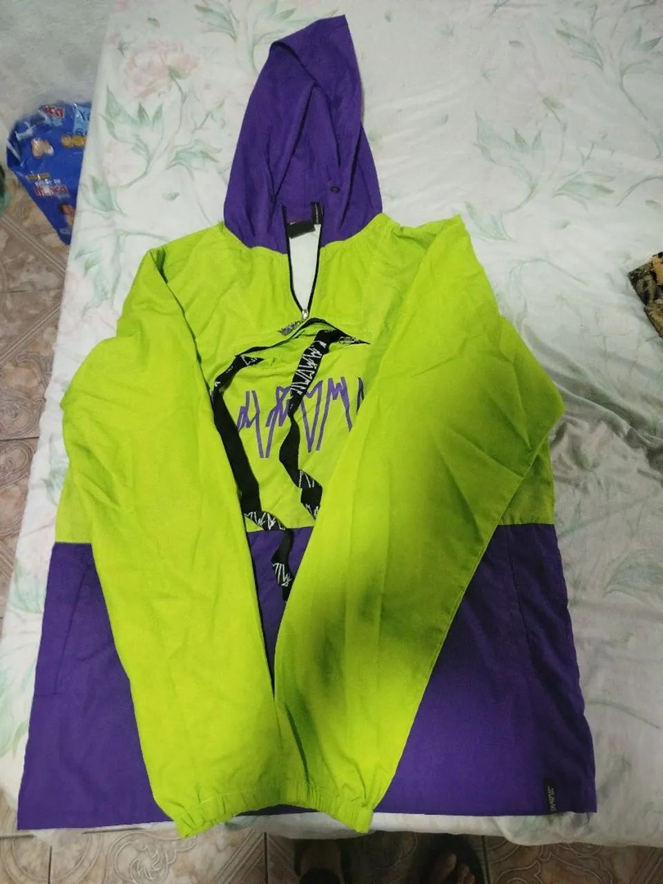 jaqueta corta-vento da marca brasileira Chronic - Foto 3