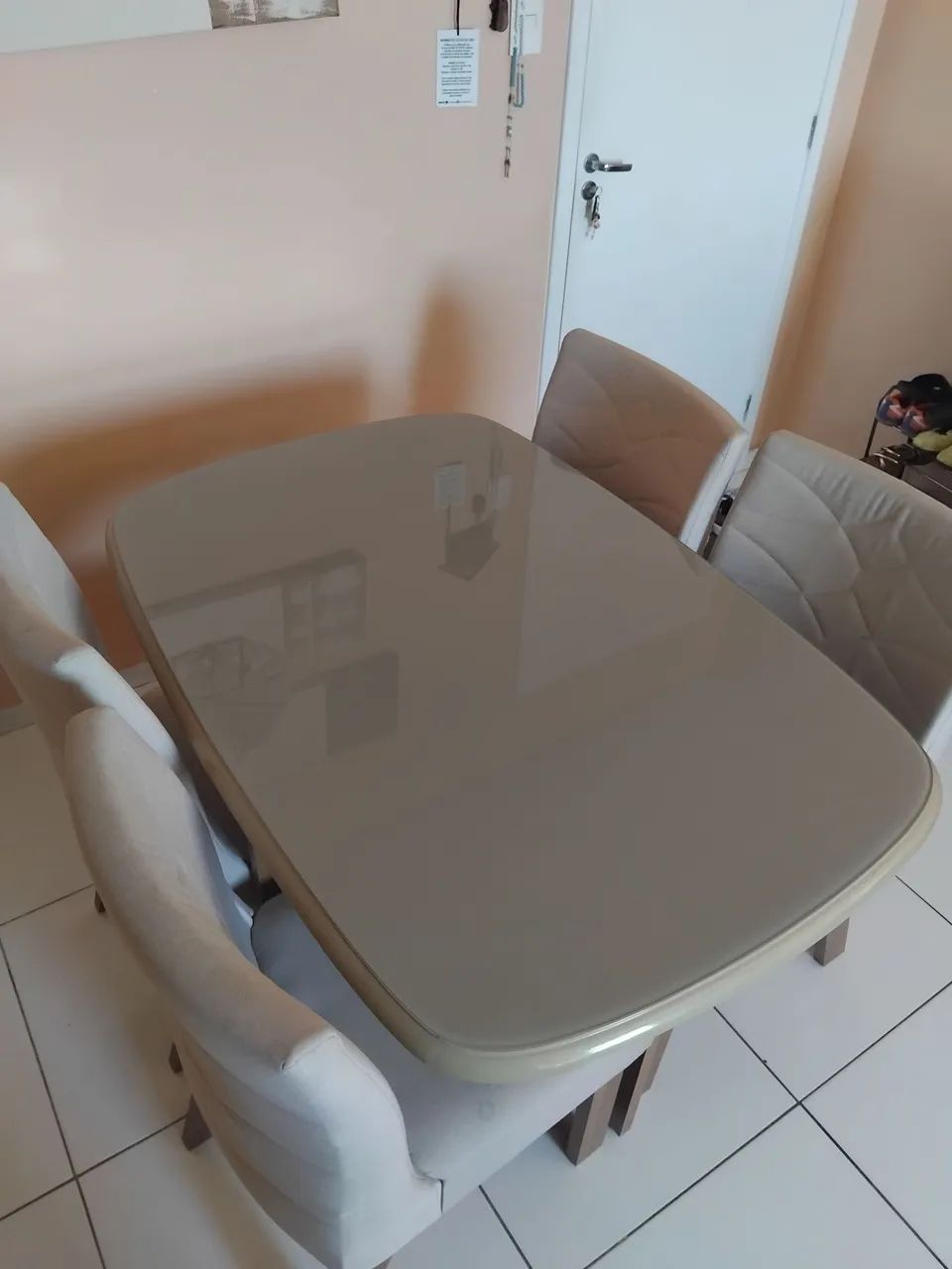 Mesa de Jantar Moderna com 4 Cadeiras e Quadro Decorativo  - Foto 2