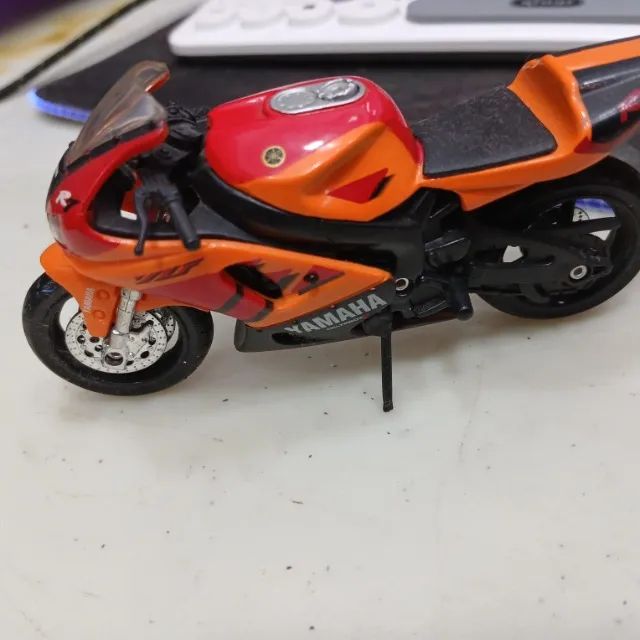 miniatura detalhada da MOTO Yamaha R1 GP-32 - Foto 4