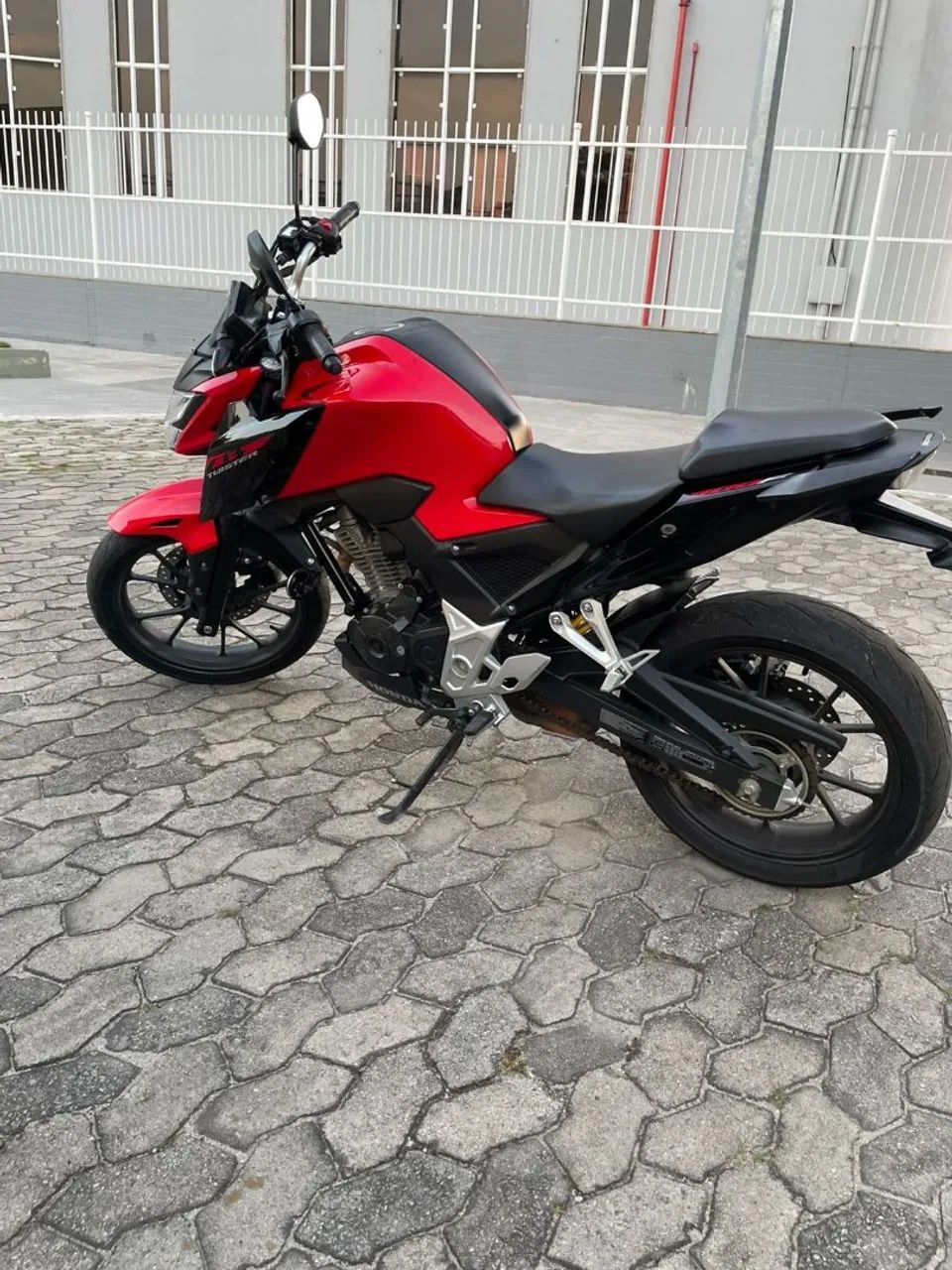 CB Twister 300 - Foto 2