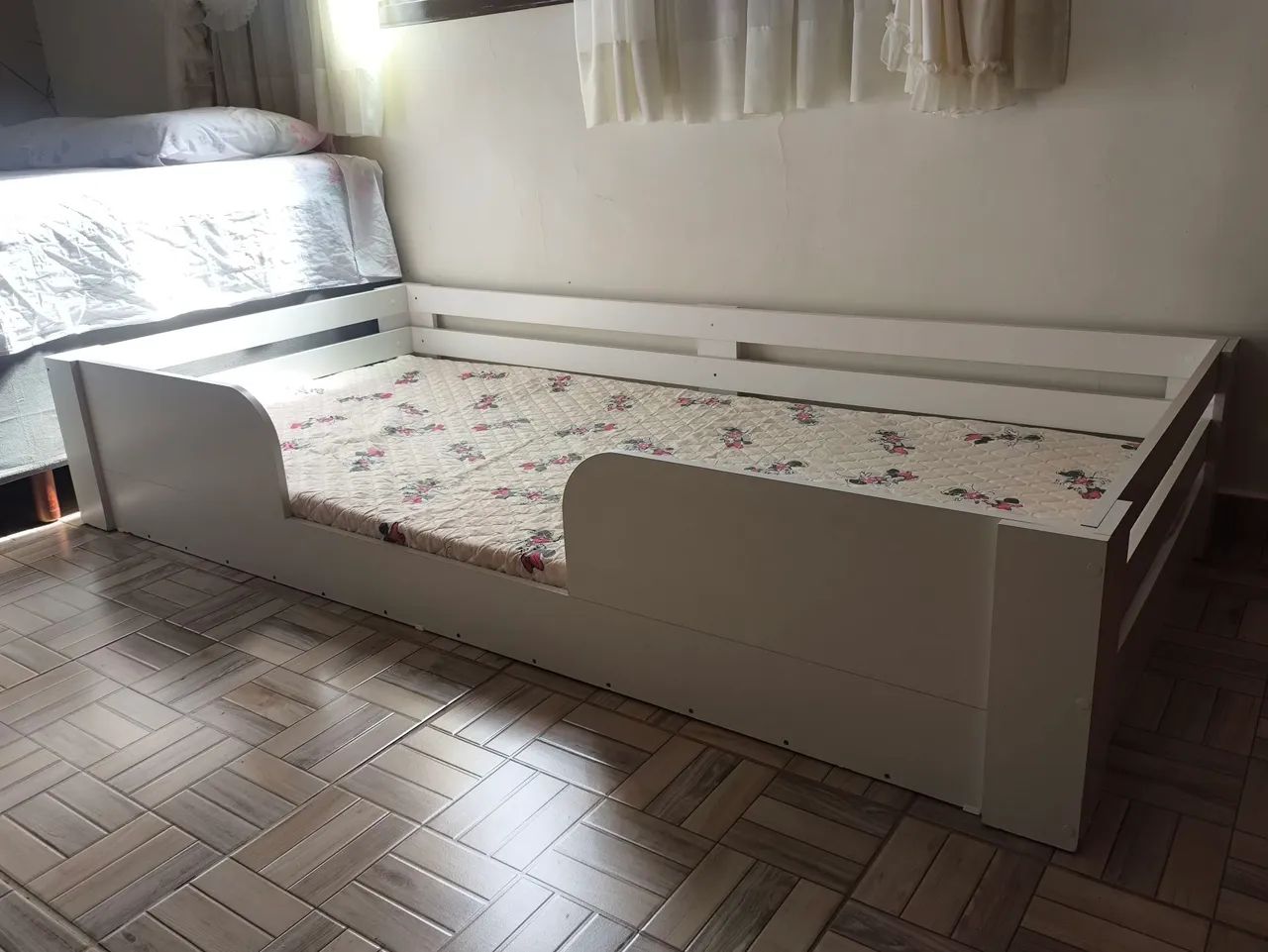 Cama infantil com grade de proteção  - Foto 5