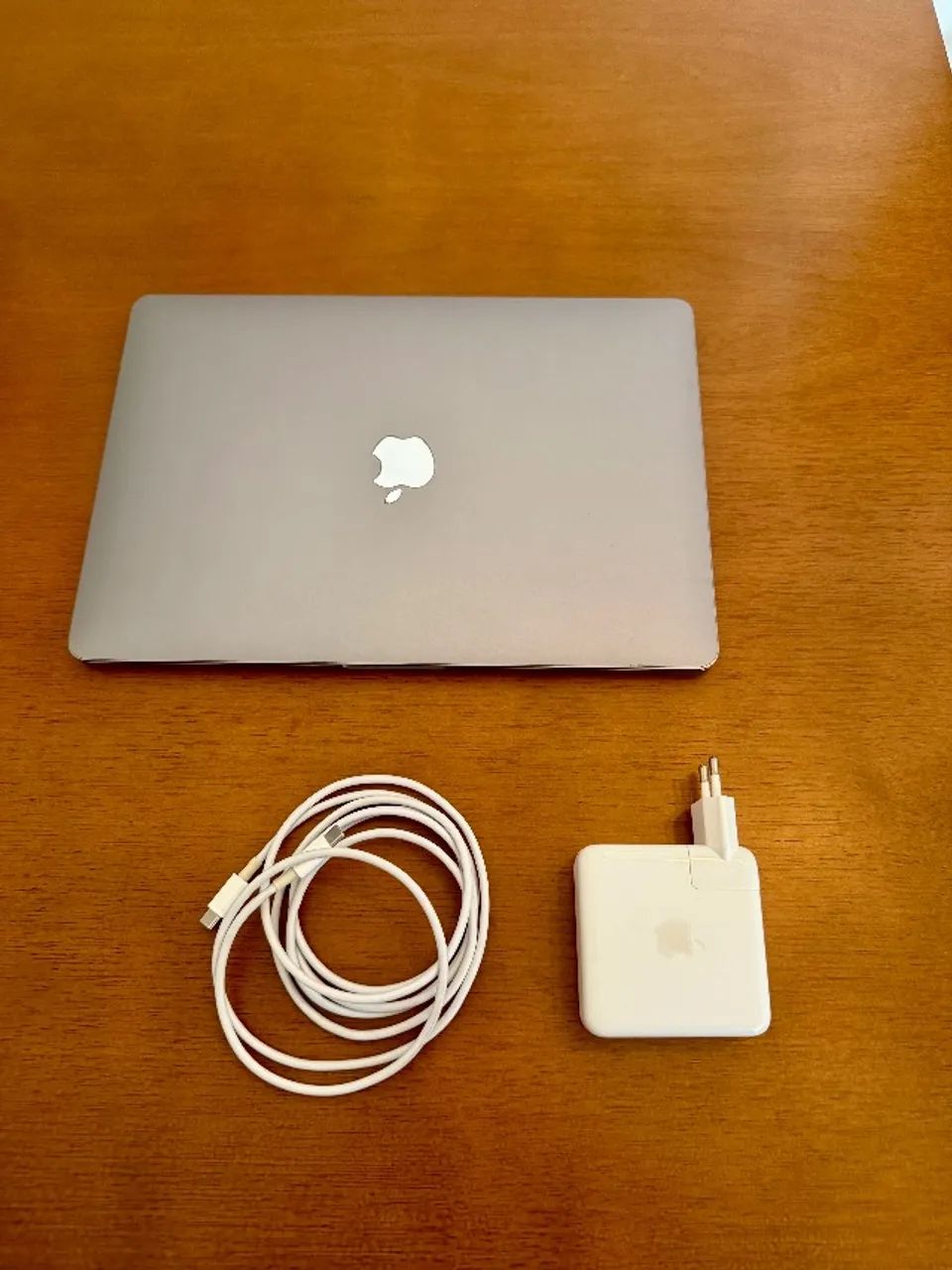 MacBook Pro 13 (2018) - TouchBar | Intel Core i5 | 8GB RAM | Excelente Estado + Brindes