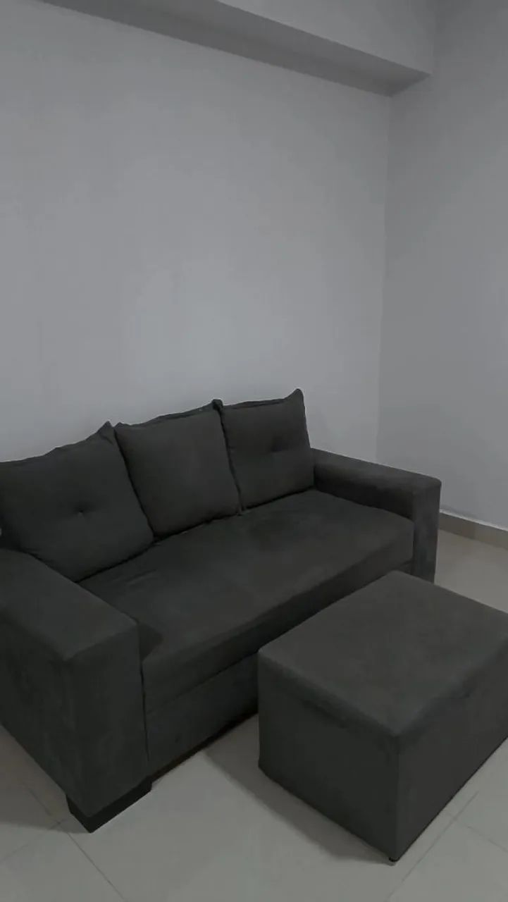 Sofá 3 lugares com puff - Foto 3