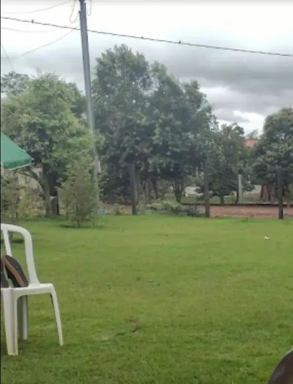 Lote em Condomínio com córrego, aceito veículo