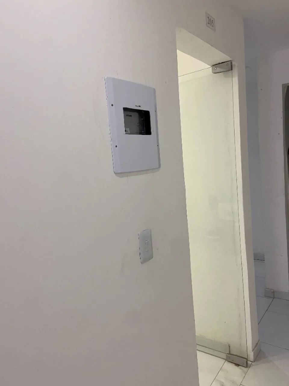 Sala de 16m² c/ Lavabo, Air-Split 12000BTU, São Brás, Prédio em Laje, Gradeado. - Foto 2