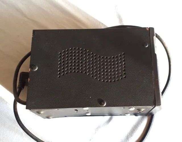 Estabilizador "no breaker" 110/220 marca UPSAI, usado, funcionando bem - Foto 3
