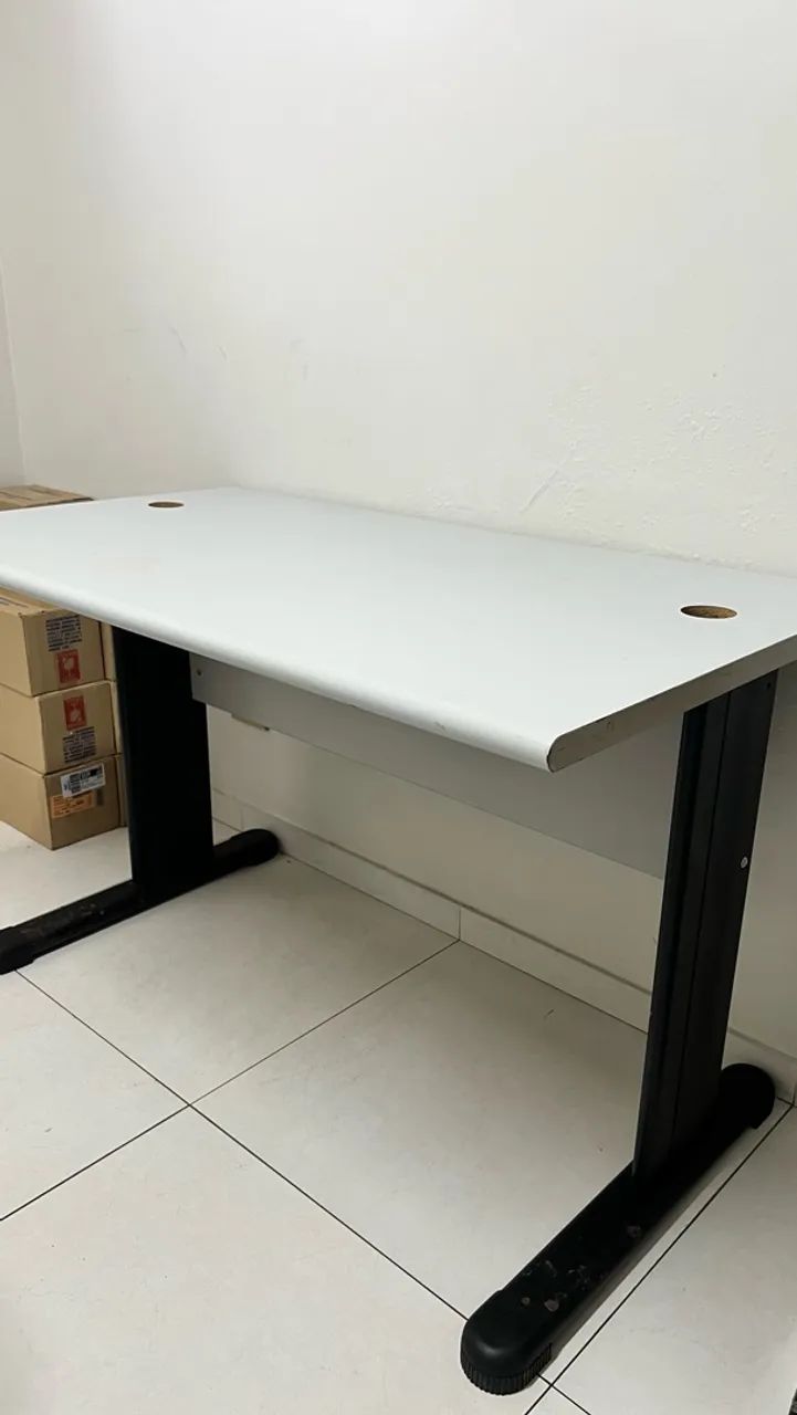 Mesa de Escritório simples